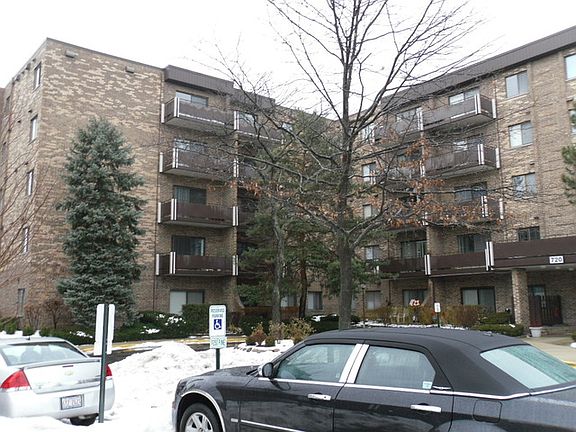 2nd image of 720 Wellington Ave Unit 507