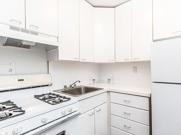 Maple-Gardens-ktichen