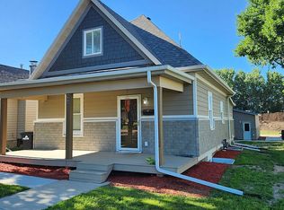 407 E 9th Ave, Mitchell, SD 57301