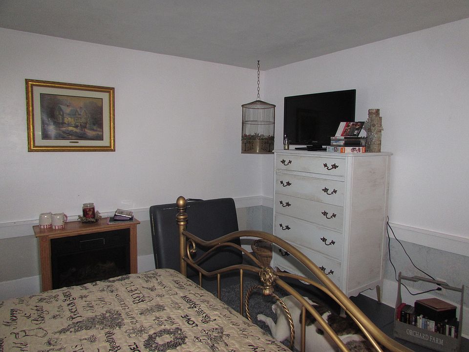 2nd image of 39 E Main St #1