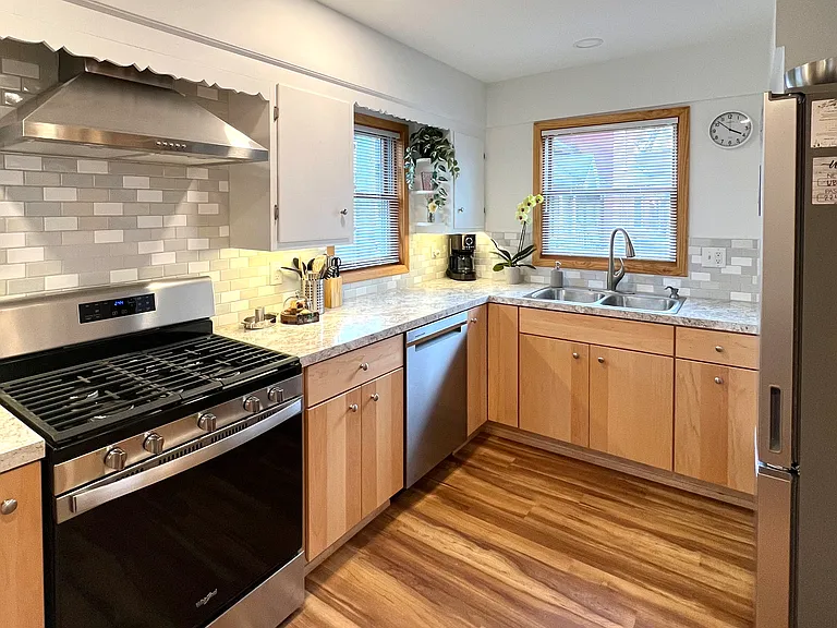 224 Houston Pl — Photo 8
