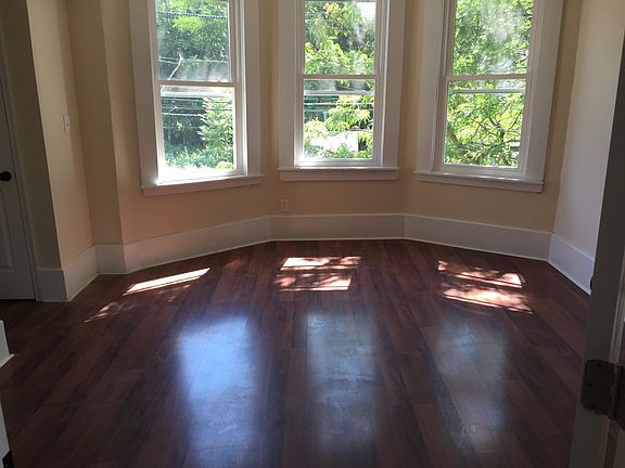 3rd image of 179 Jelliff Ave APT 1