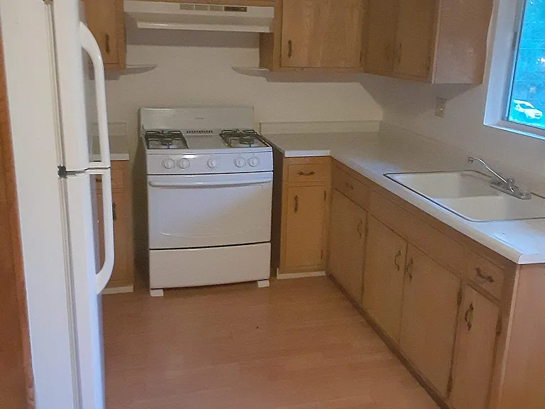 617 Summit Blvd #6 — Photo 2