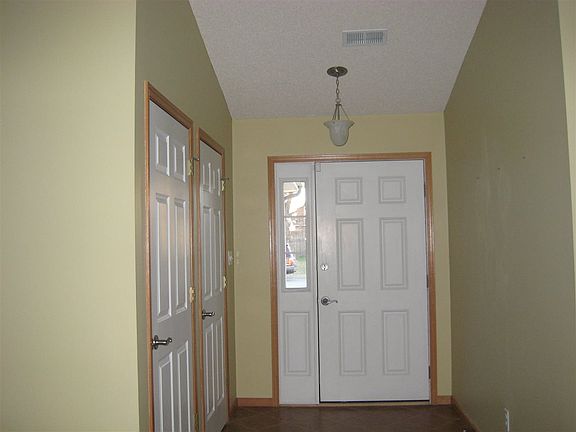 5th image of 726 Fairman Dr