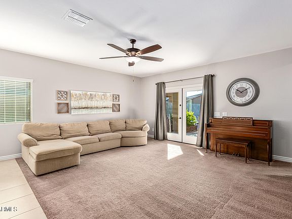 3rd image of 931 W BANYAN Avenue