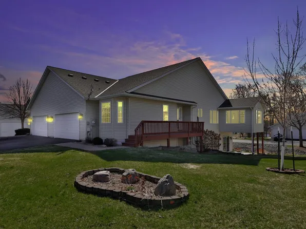 13441 Pine View Pl, Lindstrom, MN 55045