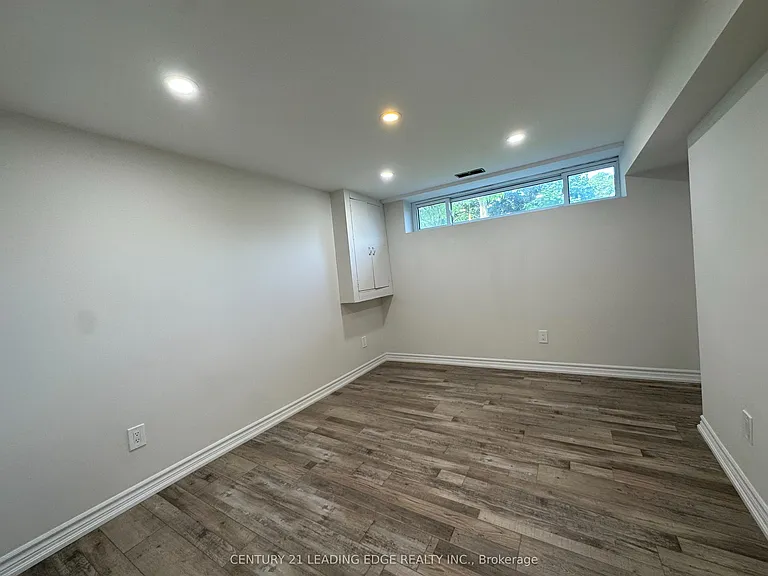 11 White Abbey Park #BASEMENT — Photo 10