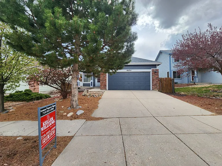 4650 Bittercreek Dr — Photo 2