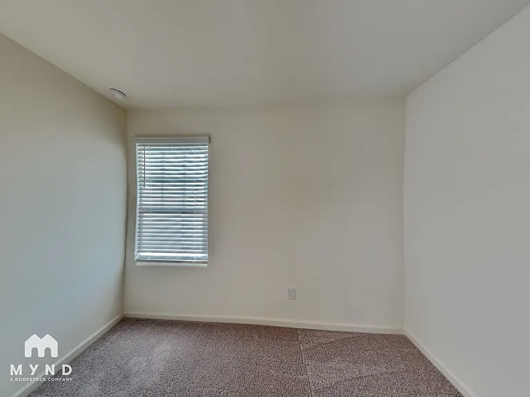 119 Saginaw Ct — Photo 15