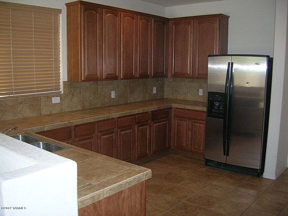 5th image of 9008 N Roebling Dr