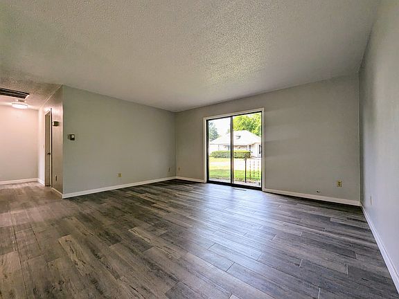 4th image of 310 N 11th St APT 1