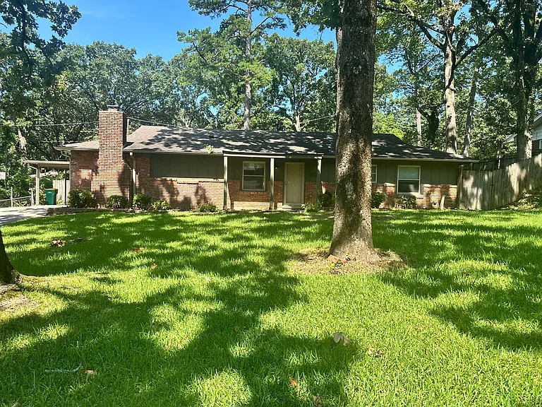 506 Shamrock Dr — Photo 1