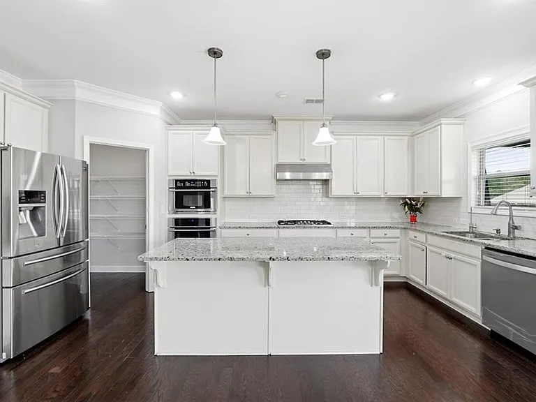 304 Cochin Dr — Photo 16