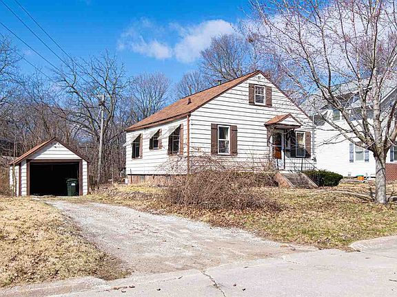 2nd image of 925 Dearborn St