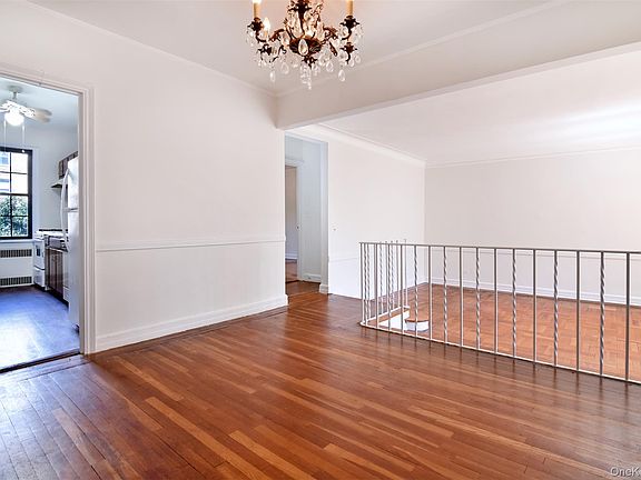 3rd image of 35 Parkview Avenue #3E