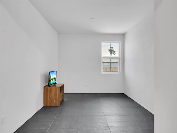3rd image of 4709 Woodland Ave