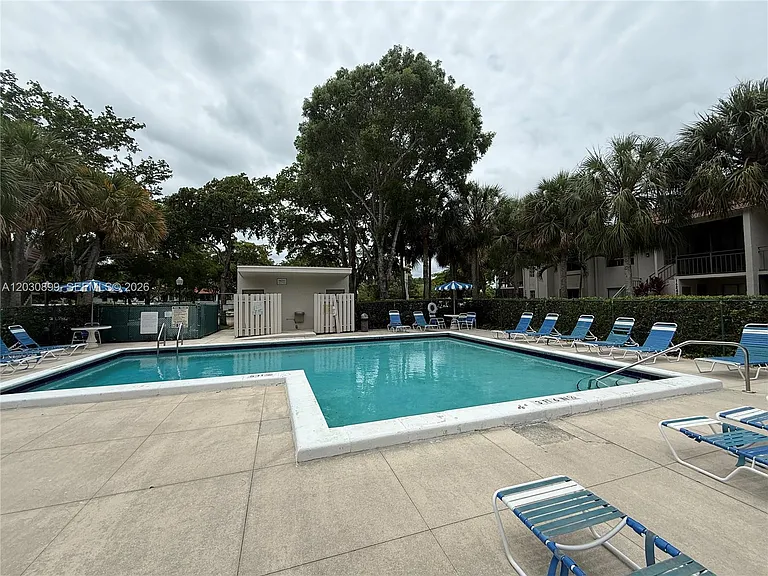 16184 Laurel Dr #204 — Photo 48