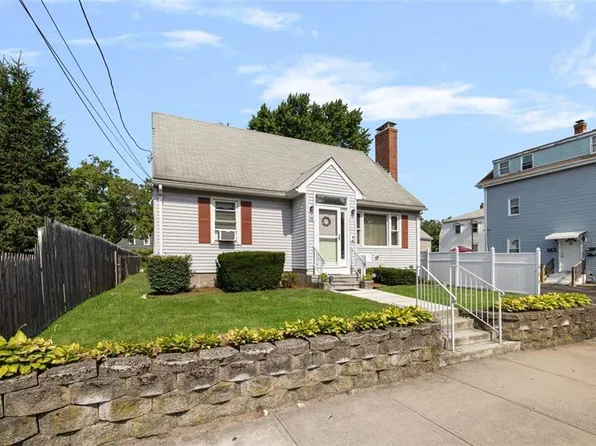 28 Lincoln Ave, Cranston, RI 02920