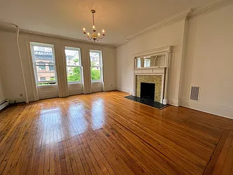 Rented by R New York