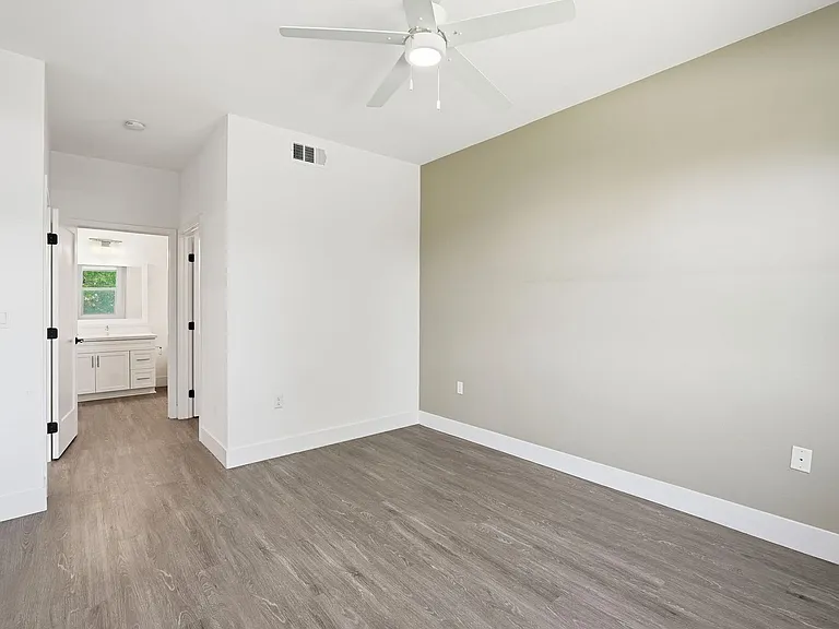 Cierra Apartments — Photo 39