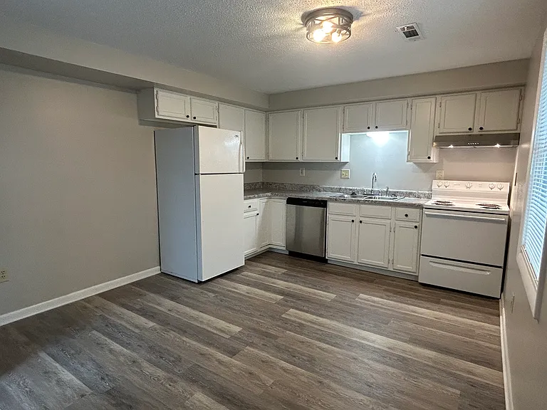 122 W North St #5 — Photo 6