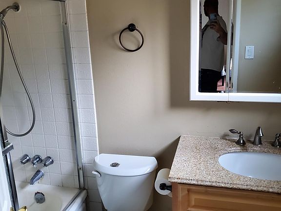 2nd image of 890 Teakwood Ct APT 3