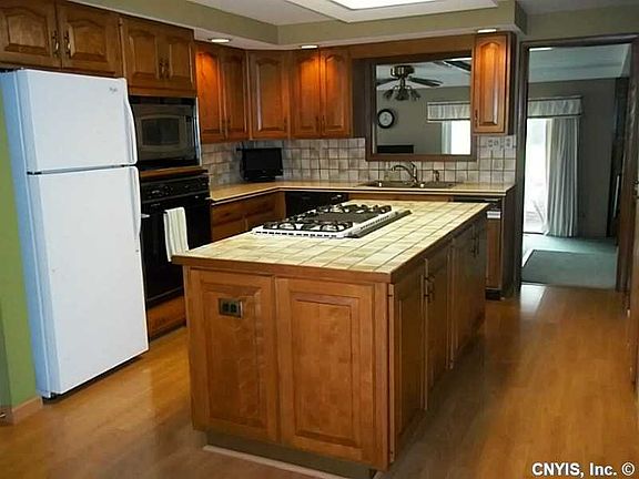 4th image of 115 Skyview Dr