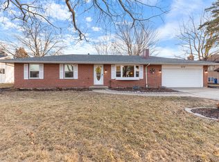 220 Pleasure Dr, Yorkville, IL 60560