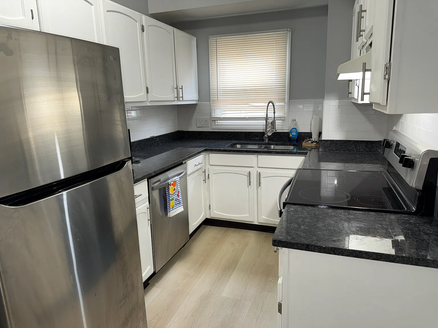 2 bed, 1.5 bath, 1096 sqft, $1,950 — Photo 1