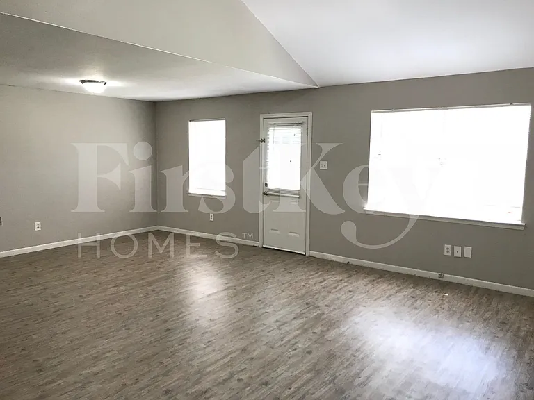 6719 Indian Falls Dr — Photo 6