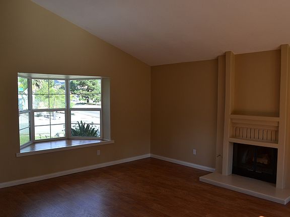 4th image of 2078 Caraway St