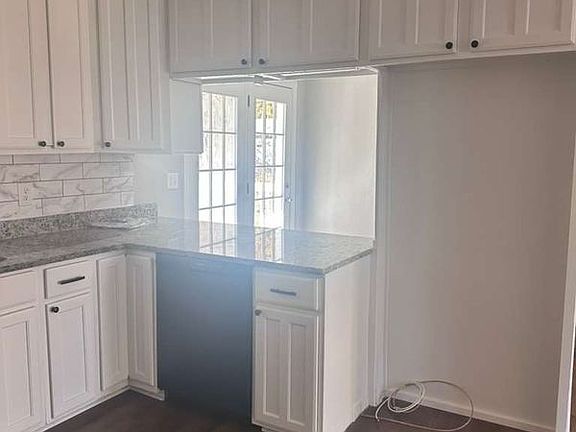 3rd image of 435 Central Dr NW