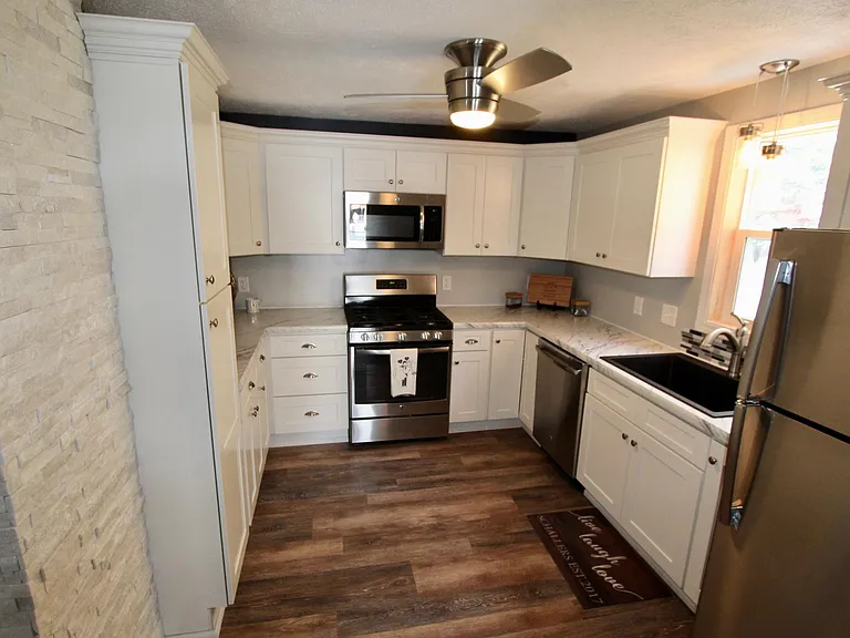 Arbordale Ave — Photo 3