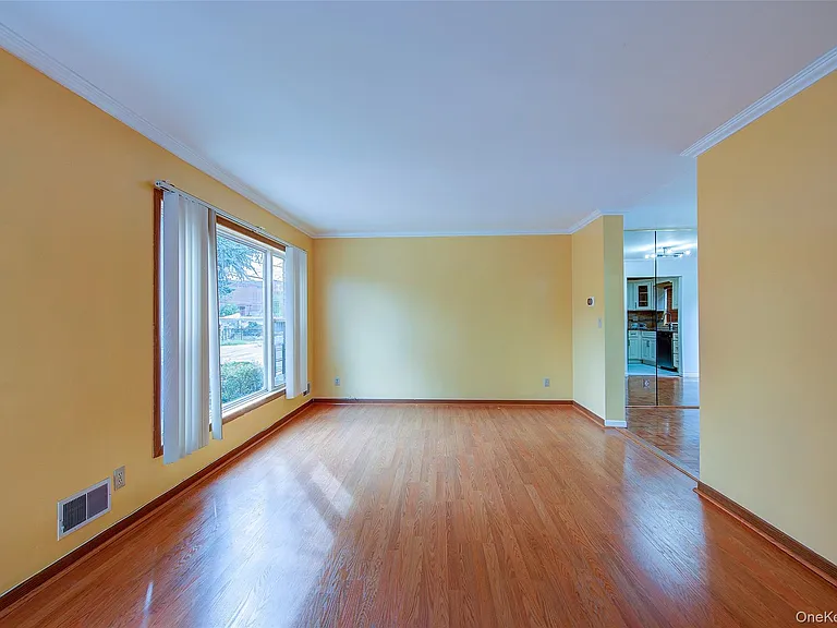 41 Beechwood Ave #HOUSE — Photo 3
