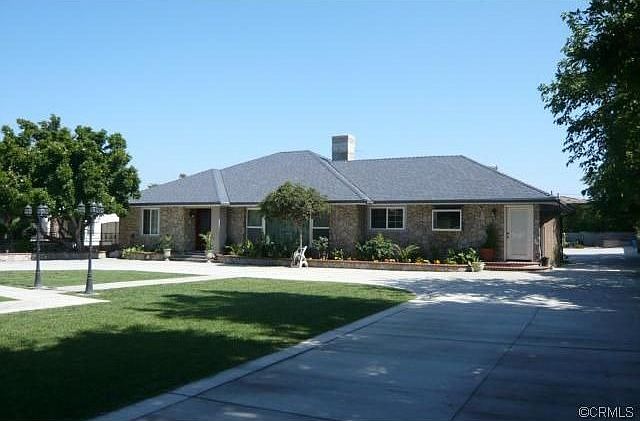 1st image of 316 Campus Dr