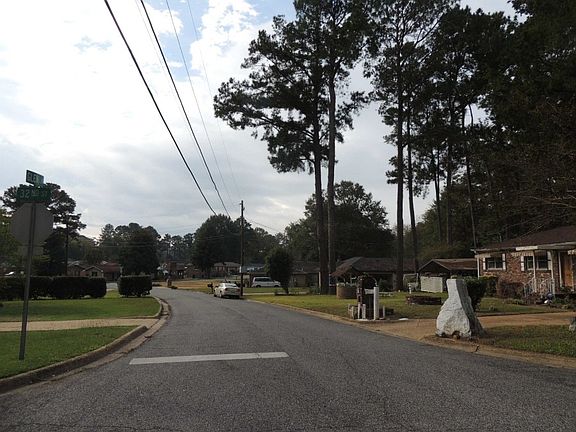 5th image of 3703 Glen Ln