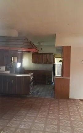 4th image of 209 E Belle Ave