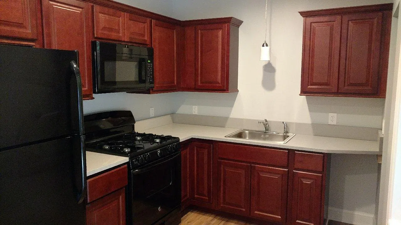 2 bed, 900 sqft, $1,700 — Photo 1