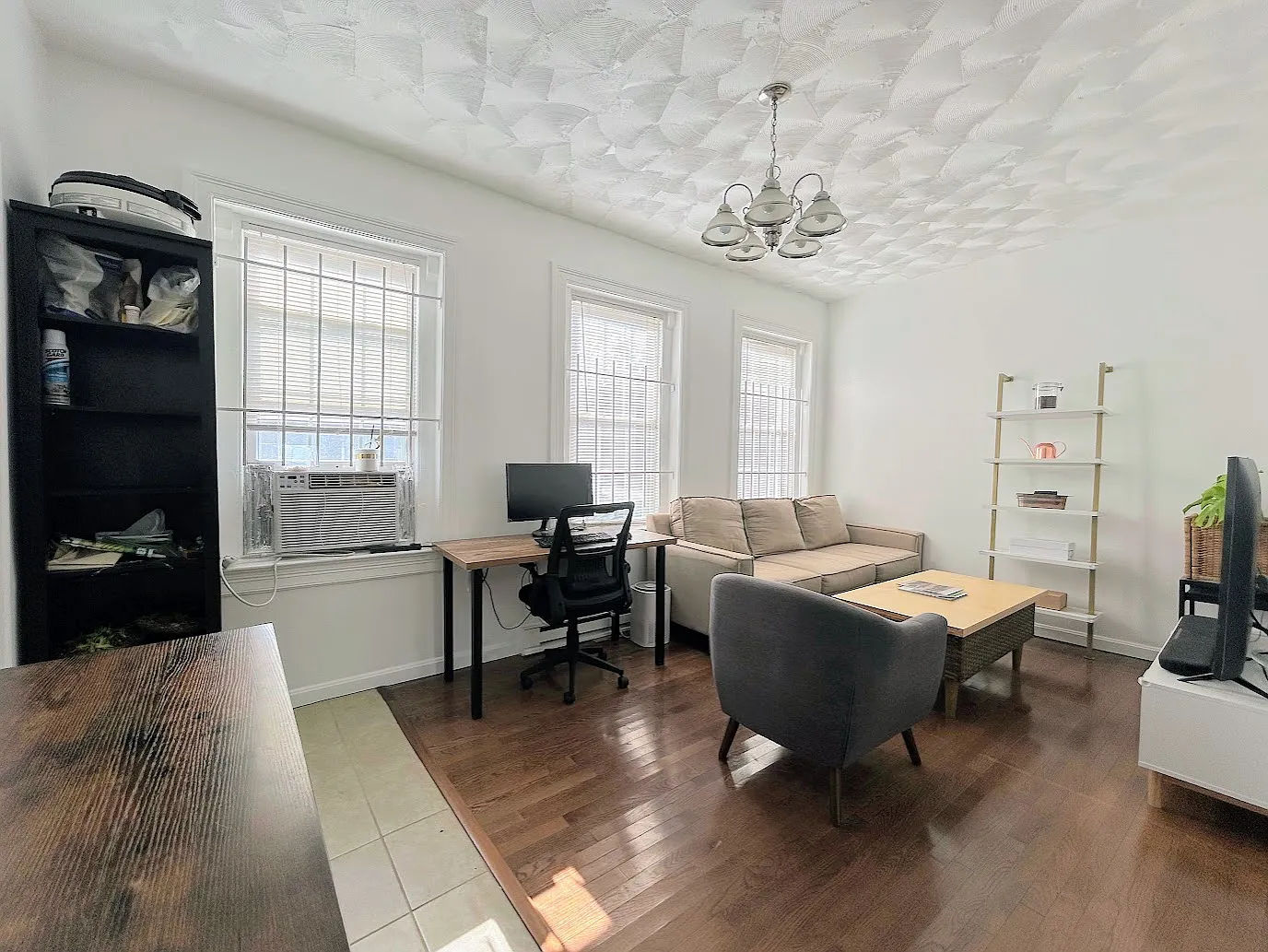 1 bed, 700 sqft, $2,490 — Photo 3