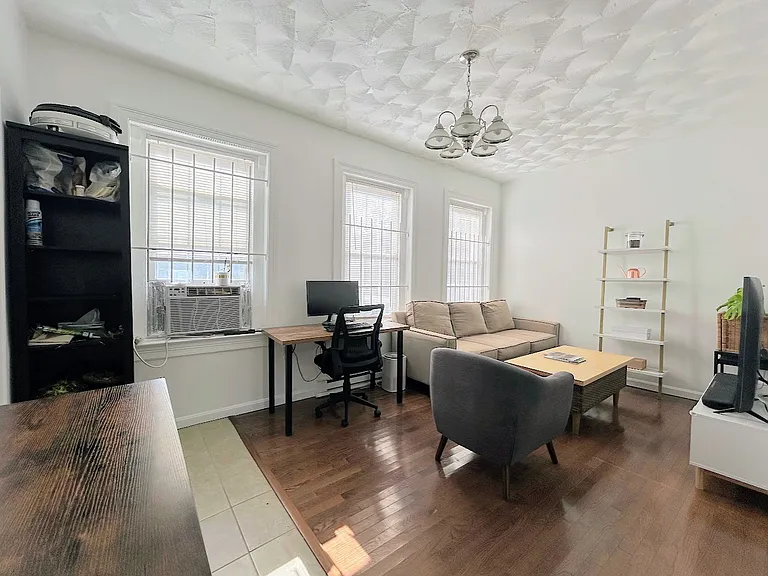 1544 Independence Ave SE #1 — Photo 3