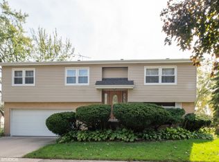707 E Pleasant Ln, Lombard, IL 60148