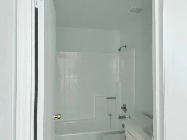 820 W 14th St — Photo 7