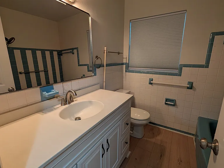 1267 Caracas Ave — Photo 14