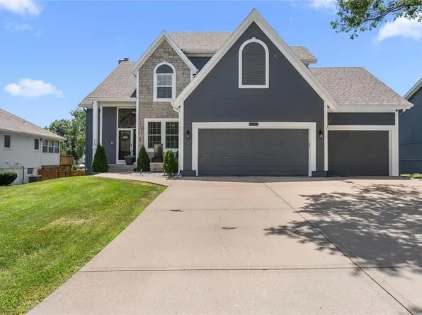 313 SW Seagull St, Lees Summit, MO 64082