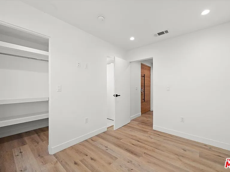 839 N McCadden Pl #B — Photo 29