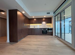 1 Concord Cityplace Way #5111, Toronto, ON M5V 3V4