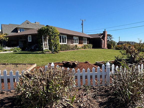 3rd image of 225 Geoffroy Dr