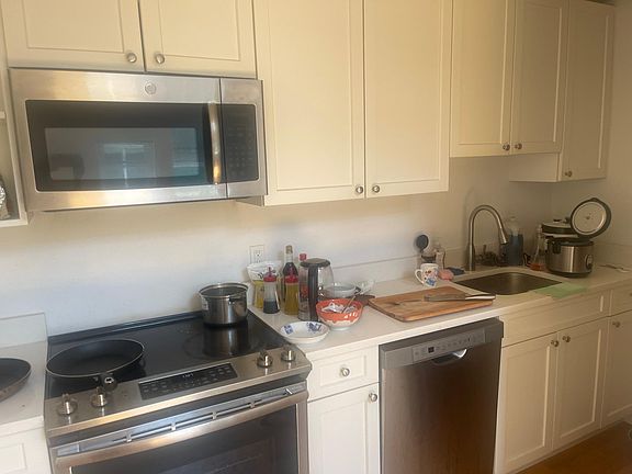 3rd image of 10 Shepard St #1