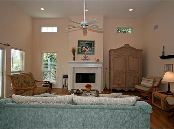 2nd image of 3335 Cove Ln