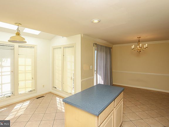 4th image of 2251 Canteen Cir